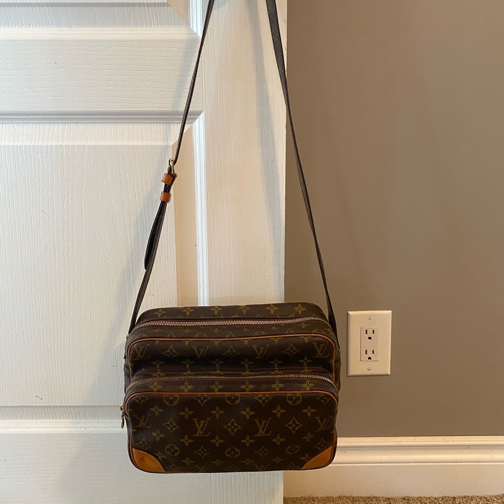 Louis Vuitton Nile.